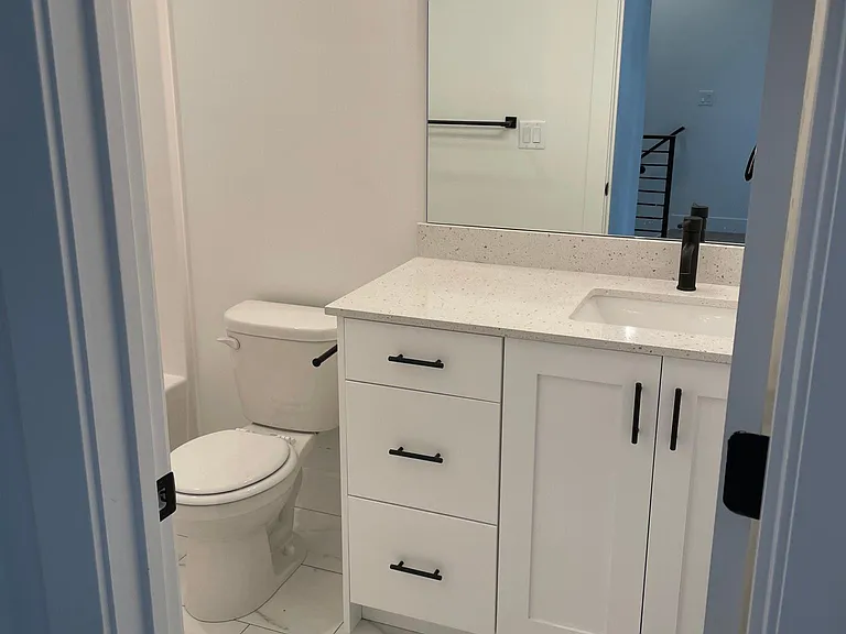 49 E Vantage Dr — Photo 2
