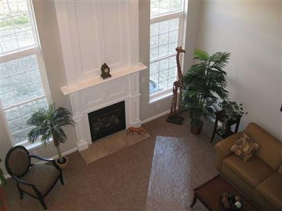 3rd image of 218 Shoreland Cir