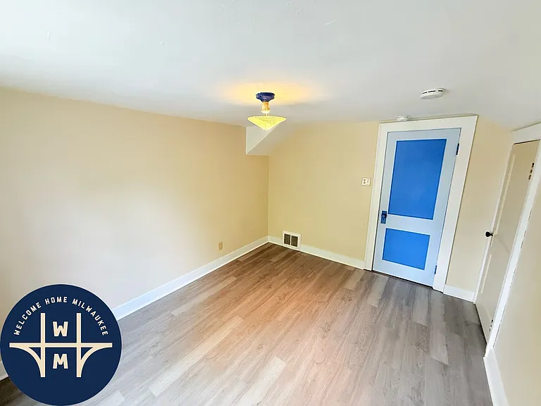 2054 S 72nd St — Photo 17