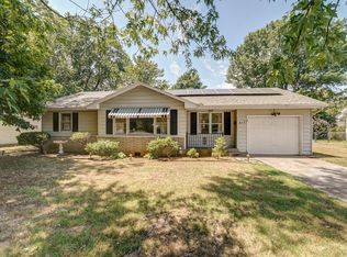 915 S Spring Park Blvd, Mount Vernon, MO 65712