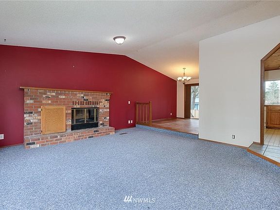 4th image of 9247 Drago Ct NW