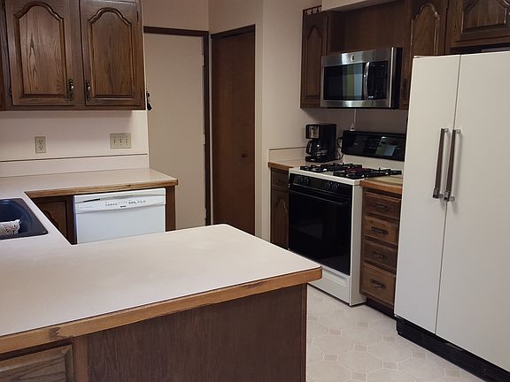 4th image of 4340 Meadowbrook Dr