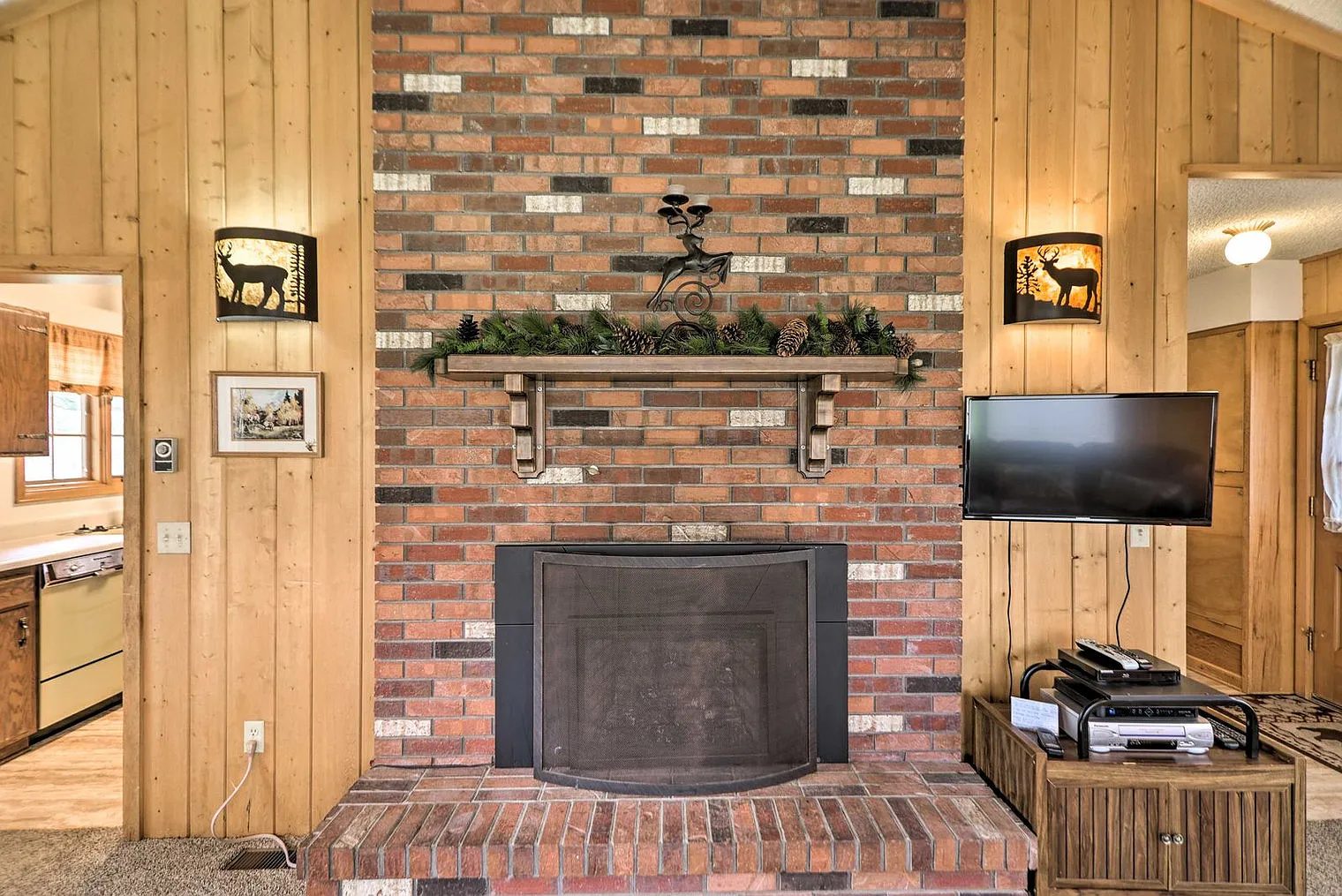 2 bed, 1.0 bath, 957 sqft, $4,305 — Photo 2