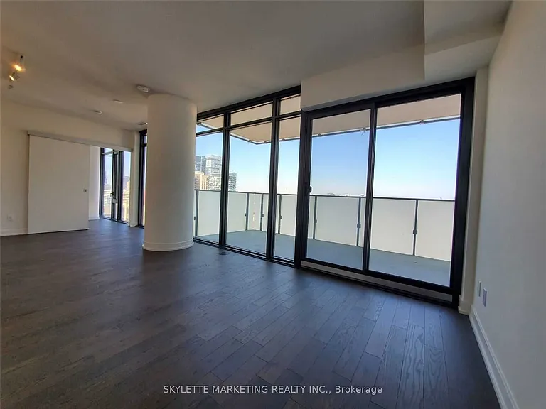 25 Richmond St E #1917 — Photo 2
