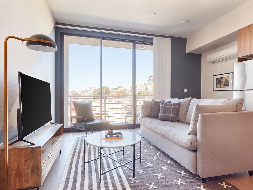 1st image of 715 15th St #603