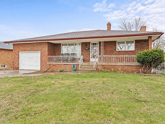 2nd image of 1464 Roxborough Blvd