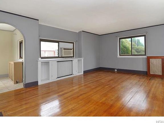3rd image of 294 Park Ave