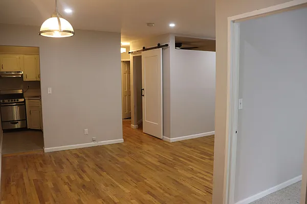 Rented by REMAX Elite | media 4