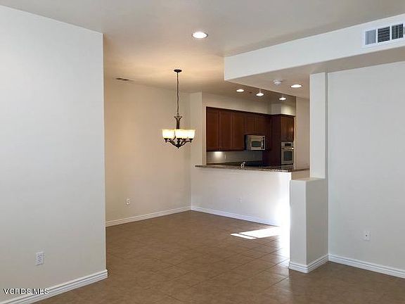 3rd image of 344 E Hilltop Way