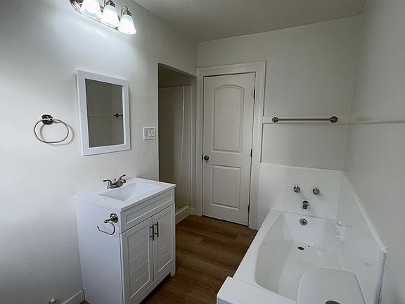4th image of 1307 W Martin Luther King Jr Blvd #1309-1/2