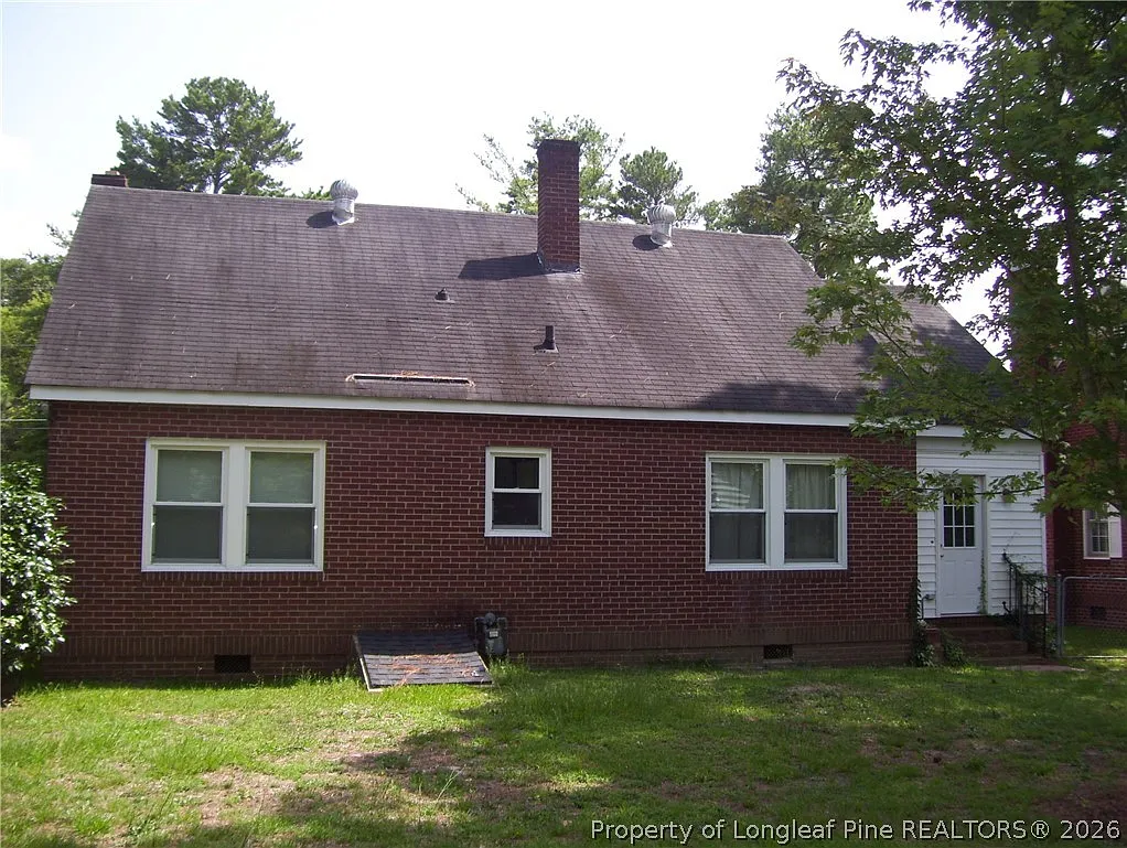 2 bed, 1.0 bath, 1121 sqft, $1,100 — Photo 3