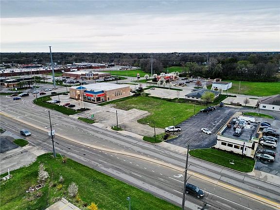 4th image of 640 E Pershing Rd