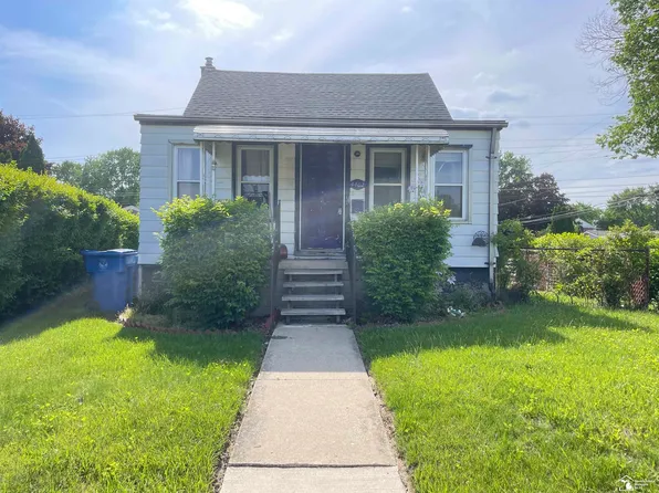 4402 Pelham St, Dearborn Heights, MI 48125