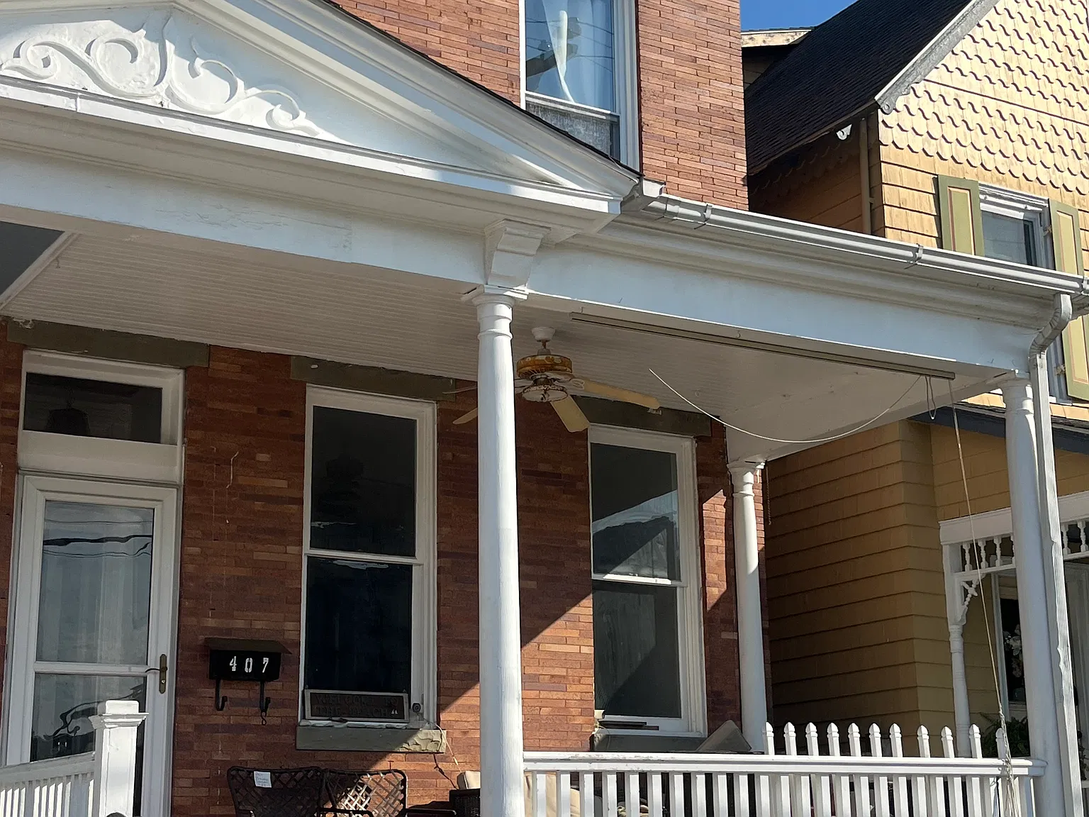 3 bed, 1.5 bath, 1900 sqft, $2,990 — Photo 1