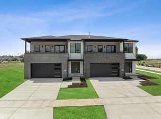 389 Larkspur Ln, Normal, IL 61761