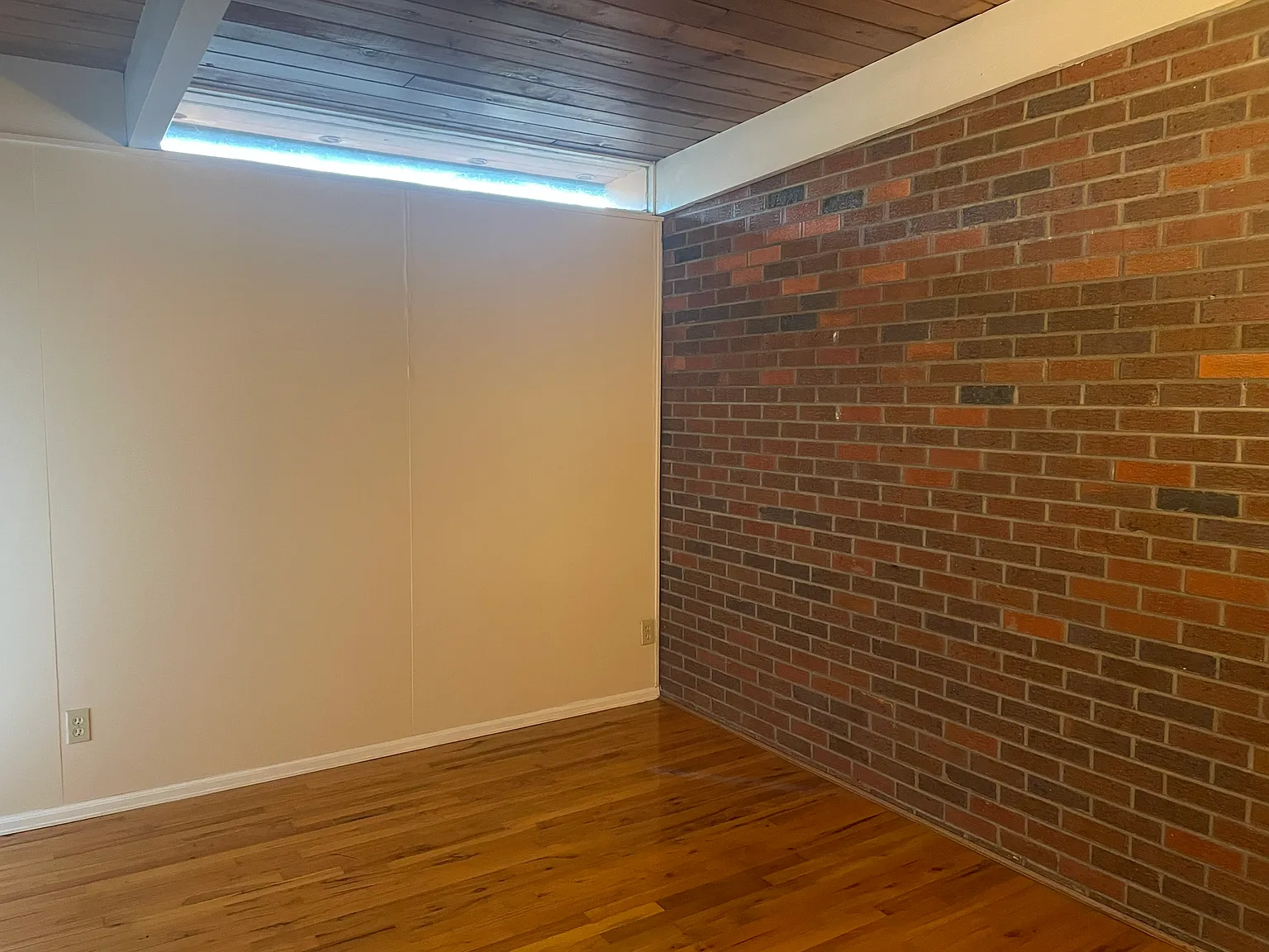 2 bed, 920 sqft, $1,600 — Photo 2