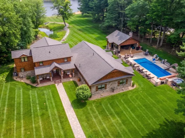 4074 Pineway Dr, Gladwin, MI 48624