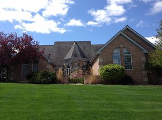 436 Woodsedge Ln, White Lake, MI
