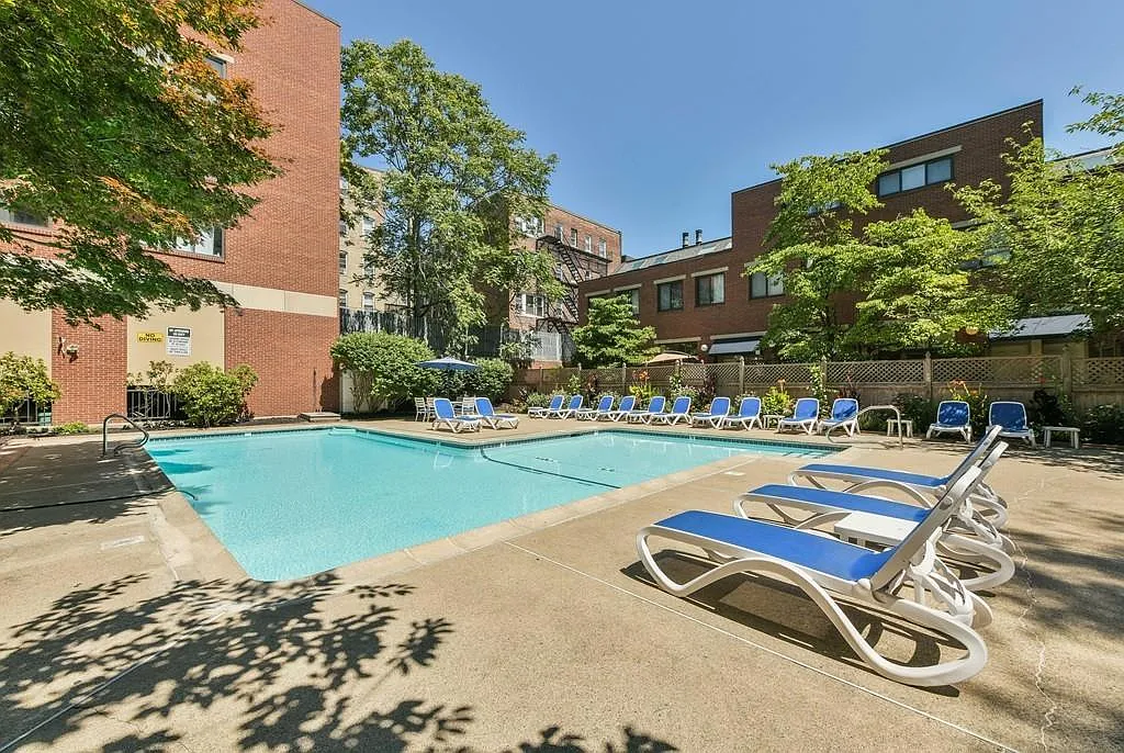 2 bed, 1000 sqft, $3,900 — Photo 3