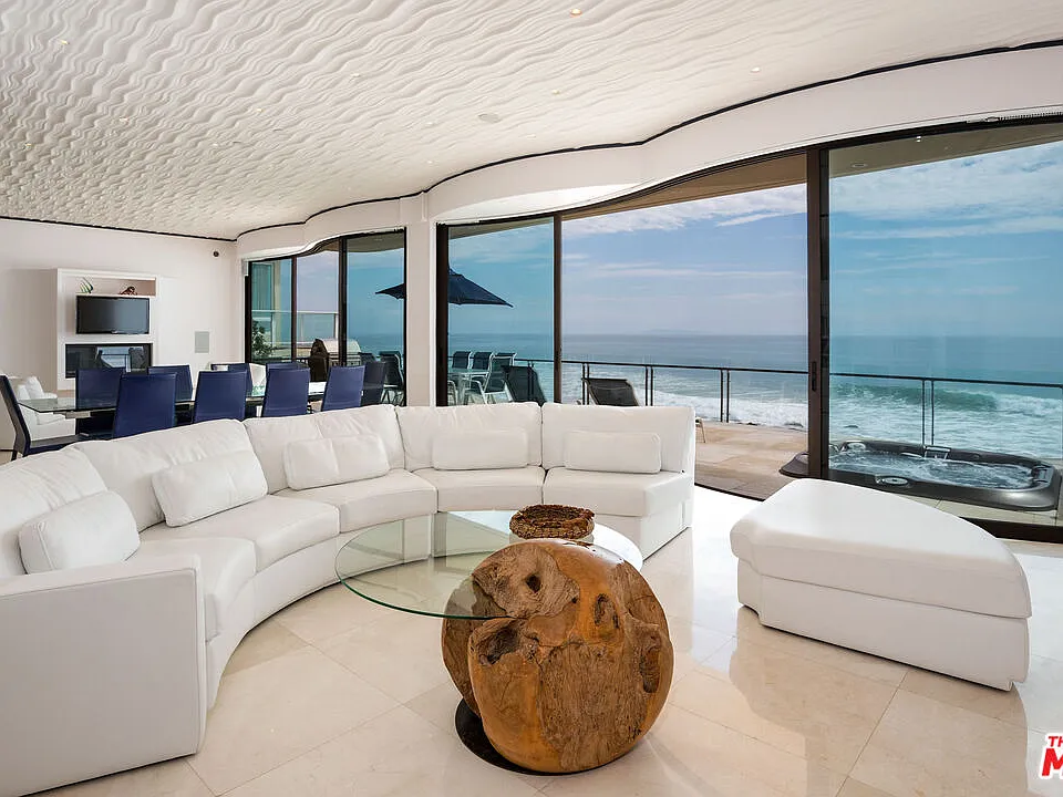 24230 Malibu Rd