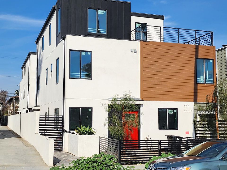 2nd image of 858-860 Santa Cruz Ave