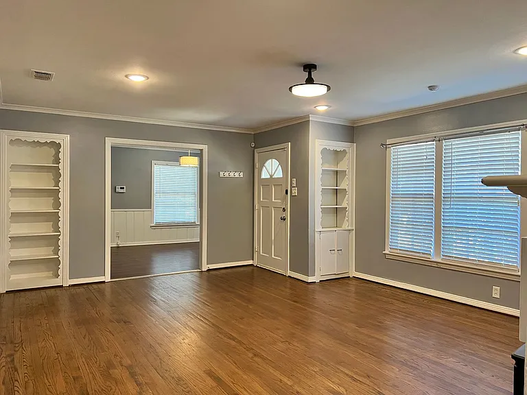 1225 San Antonio St — Photo 4