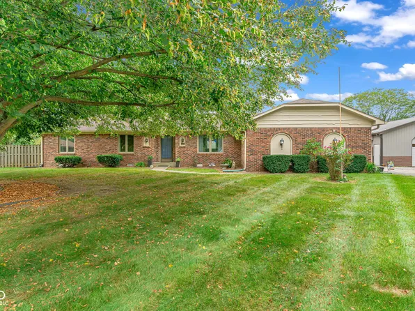 1221 Normandie Ct, Avon, IN 46123