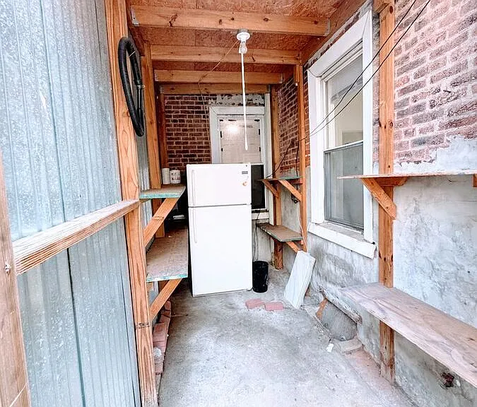 2068 E Somerset St #A — Photo 32