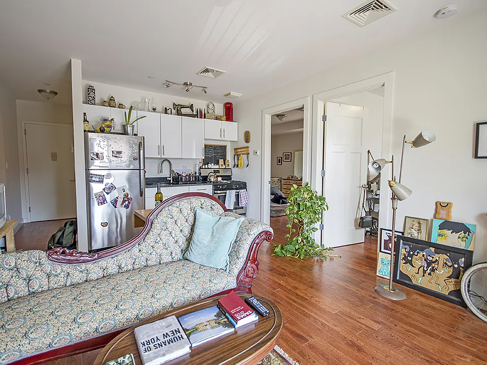 50 Jefferson St #2A