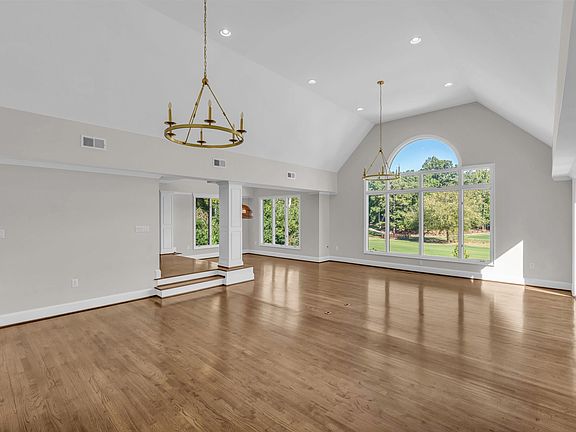 5th image of 53 Club Forest Ln