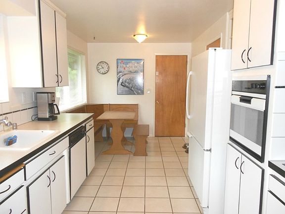 Kitchen with eating area