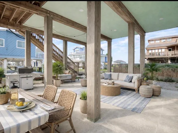 23110 Gulf Dr, Galveston, TX 77554