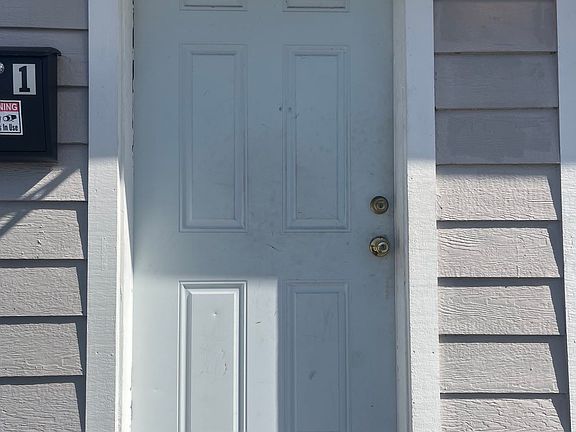 3rd image of 12613 Beverly Park Rd Unit A