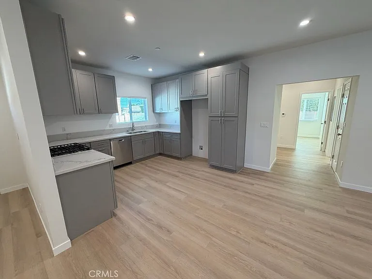 10867 Nettleton St — Photo 7