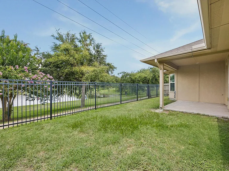 18219 Alora Spgs — Photo 20