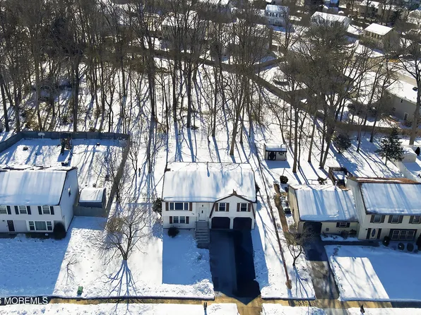15 Standish Drive, Howell, NJ 07731