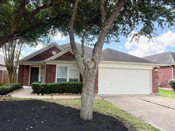 12404 Shady Brook Dr, Pearland, TX 77584