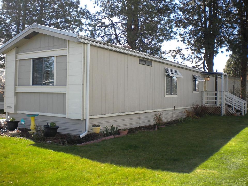 1st image of 400 NW Terrace Ln Unit 3