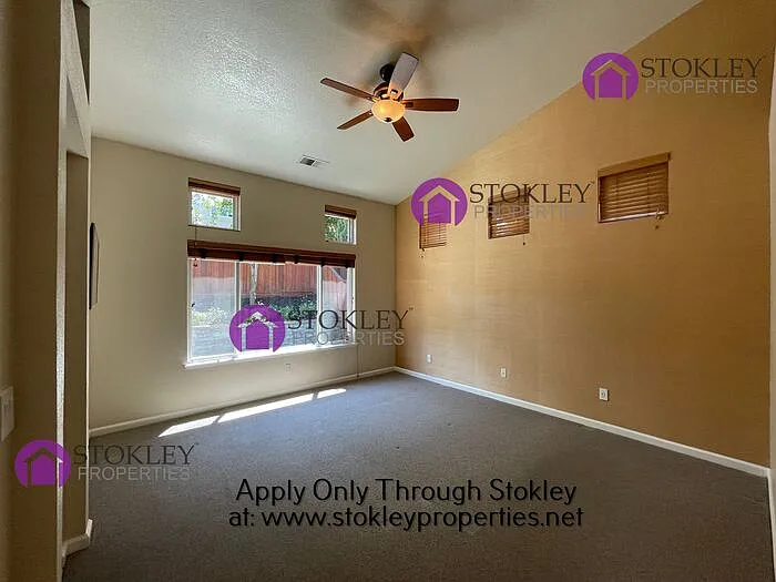 208 Stetson Dr — Photo 7