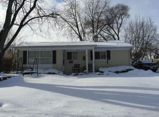 36 Birch St, Carpentersville, IL