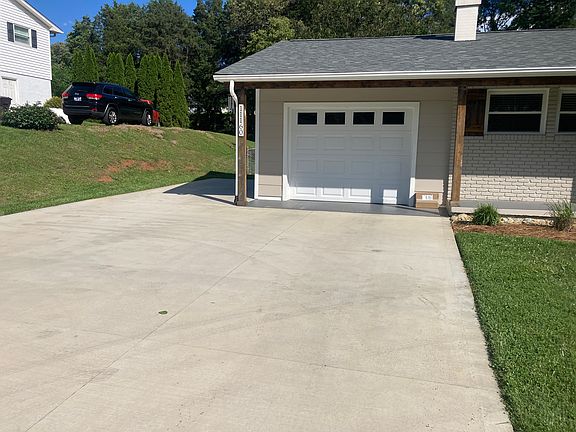 3rd image of 11160 Hughlan Dr