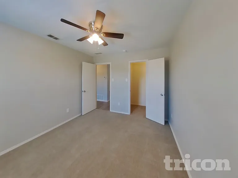 528 Shell St — Photo 16