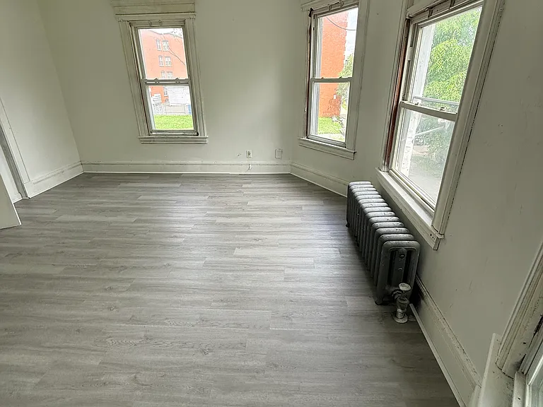 26 Huntington St #2 — Photo 12