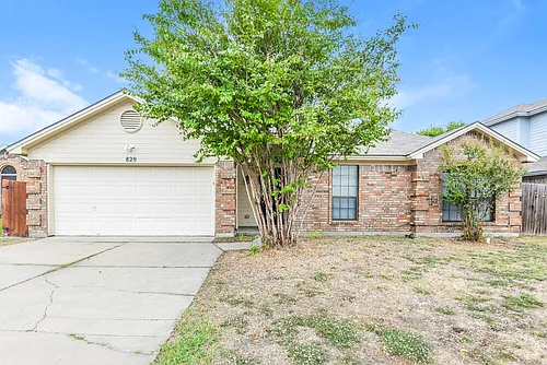 829 Minuteman Dr Photo 1