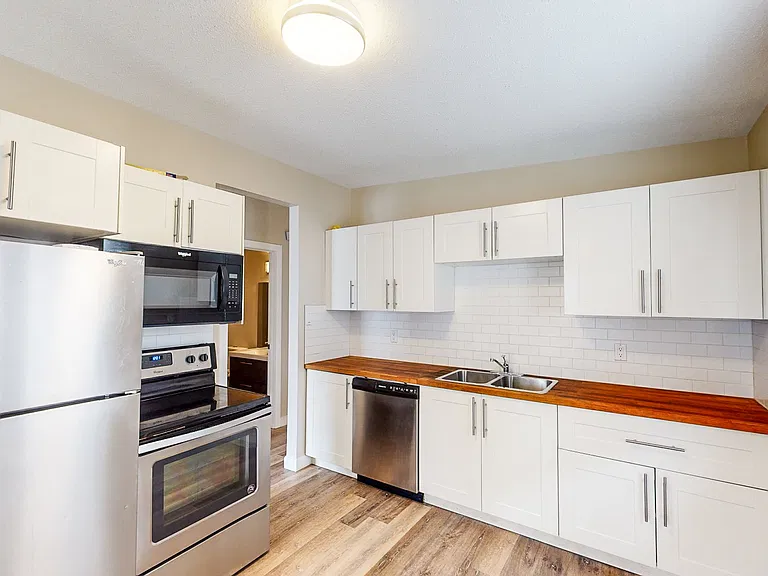 116C Sabrina Way SW — Photo 2