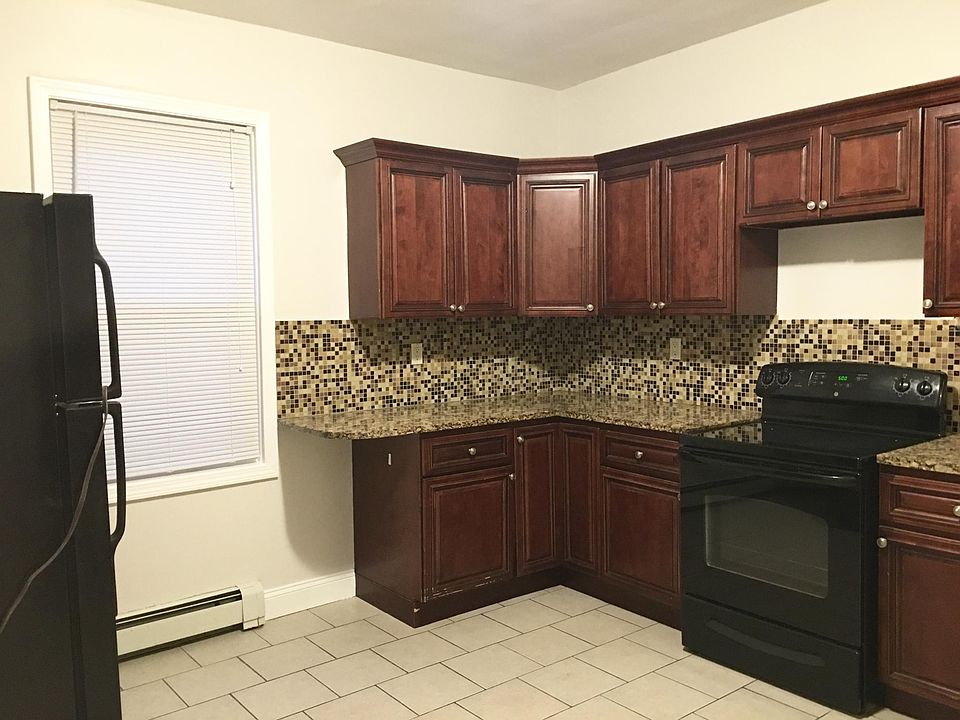 Kitchen eat in