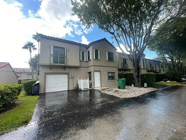 3 bed, 2.5 bath, 1377 sqft, $3,100 — Photo 1