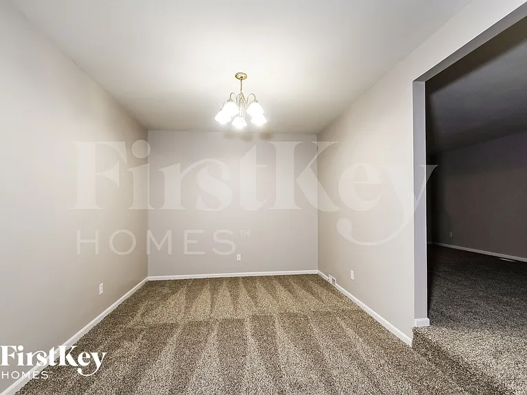 9846 Rivermont Dr — Photo 5