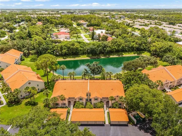305 Robin Hood CIR #204, NAPLES, FL 34104