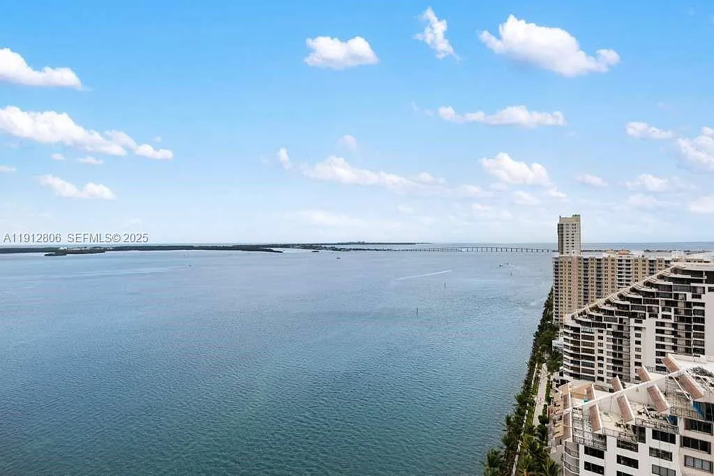 808 Brickell Key Dr — Photo 3